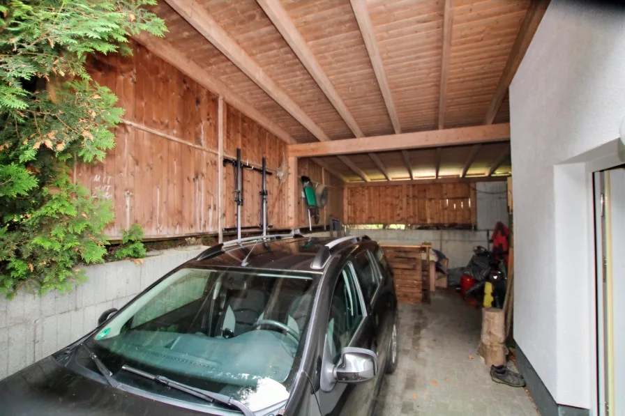 Carport mit Stauraum