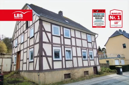 Ansicht - Haus kaufen in Meschede - Historisches Fachwerkhaus in Meschede-Calle