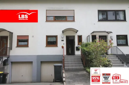 Außenansicht - Haus kaufen in Siegen - +++ EINZIEHEN UND WOHLFÜHLEN! IMMOBILIE IN SUPER LAGE AM GIERSBERG +++