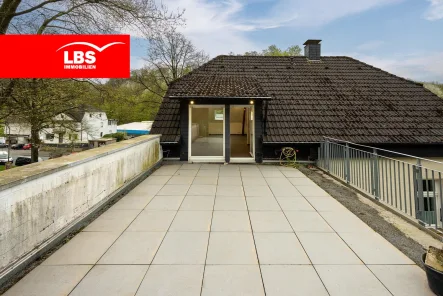 Dach-Terrasse - Wohnung kaufen in Iserlohn - Modernisierte, helle DG-Wohnung mit Traumbad und großer Dachterrasse