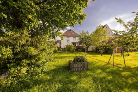 Garten - Haus kaufen in Arnsberg - Handwerkerfamilie für Traumgrundstück mit Einfamilienhaus + Garage gesucht