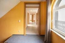 Flur / Eingang Wohnung DG