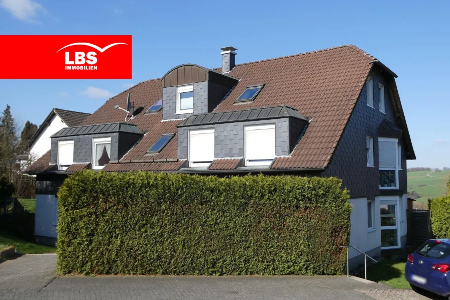 Außenansicht seitlich - Haus kaufen in Breckerfeld - Gepflegte Kapitalanlage in Breckerfeld! 5-Familienhaus in ruhiger Lage!