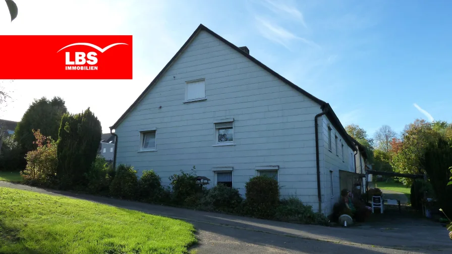 Außenansicht seitlich - Haus kaufen in Gevelsberg - Bauernhaus mit großem Grundstück in beliebter Wohnlage von Gevelsberg!