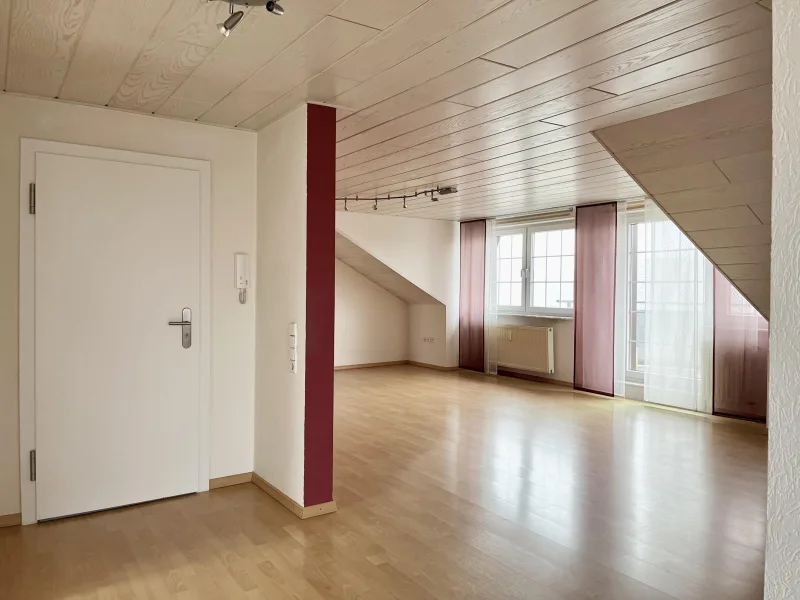 Blick Wohnbereich - Wohnung kaufen in Dortmund - Viel Platz für Ihr Familienglück: Helle 5-Zimmer Dachgeschosswohnung