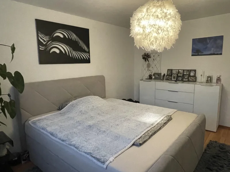 1. OG links Schlafzimmer