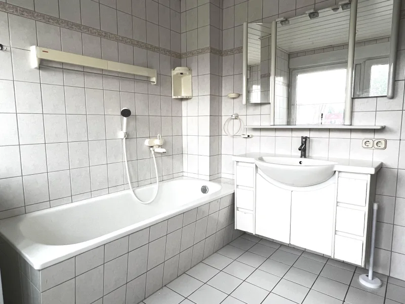 Badezimmer (DG)