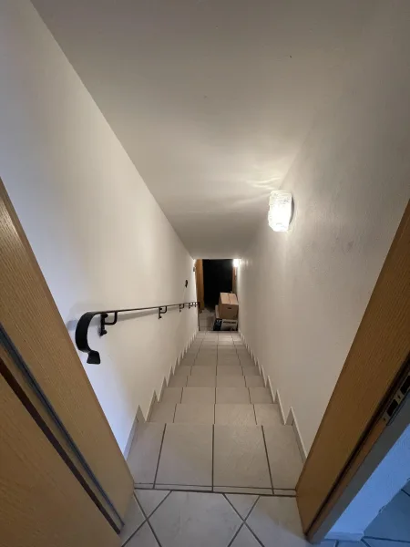 Treppe zum Kellergeschoss