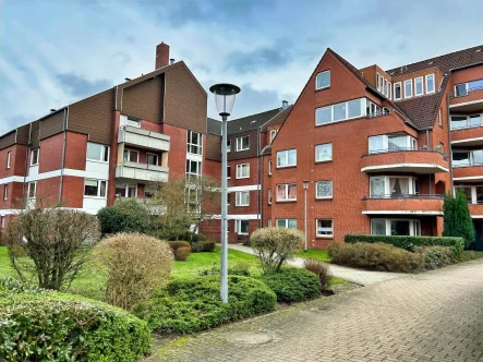 Außenansicht - Wohnung kaufen in Stade - Helle und große Stadtwohnung im Herzen von Stade!