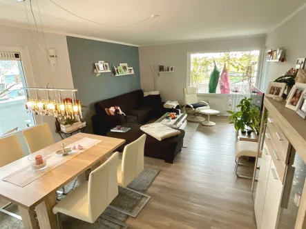 Wohnzimmer - Wohnung kaufen in Buxtehude - Kaufen statt teuer mieten - schön modernisiert und stadtnah!