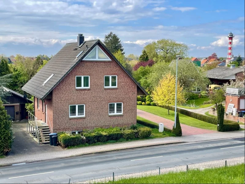 Deichansicht / Leuchtturm - Haus kaufen in Grünendeich - Elbblick - ideal für Handwerker - Heizung von 2020!