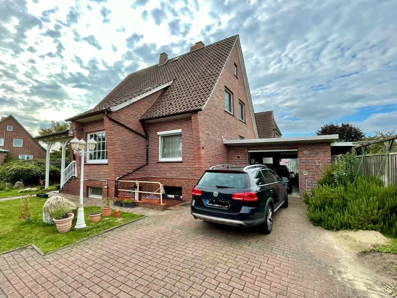 Seitenansicht / Garage