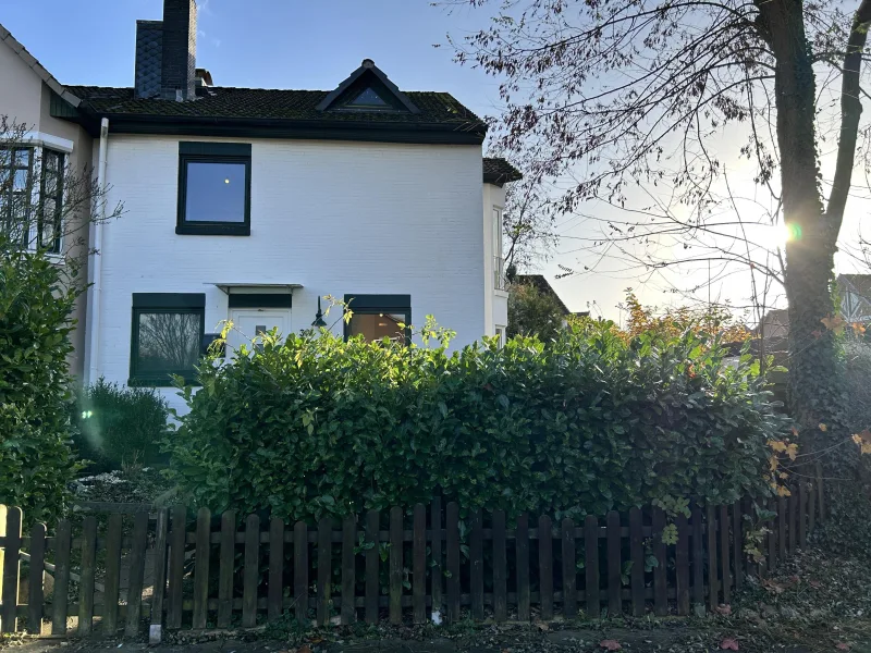 Außenansicht  - Haus kaufen in Jork - Charmantes Reihenendhaus mit Wohlfühlfaktor in Jork!