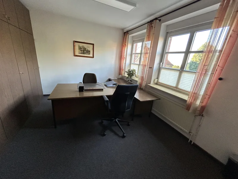 Büro EG