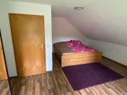 Schlafzimmer DG