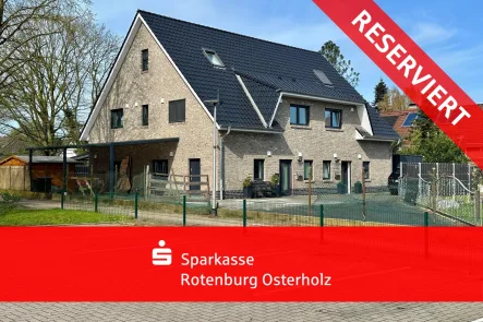 Rechte Hausseite - Haus kaufen in Osterholz-Scharmbeck - Mitten in der Stadt! KfW55 mit 175 m² Wohnfläche und 6 Zimmern 