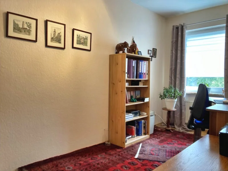 weiteres Zimmer mit ca. 9,5 m² 