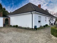 die Vorderseite des schönen Bungalow