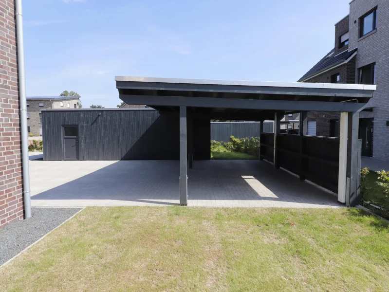 Carport mit 3 weiteren Stellplätzen