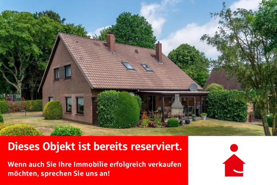 Außenansicht - Haus kaufen in Varel - Reserviert! Großes Einfamilienhaus in Obenstrohe