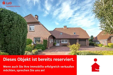 Außenansicht - Haus kaufen in Bockhorn - Reserviert! Riesiger Wohntraum in zentraler Lage