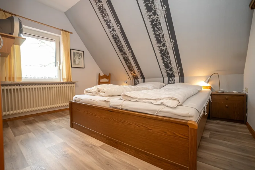 Schlafzimmer 2 (DG)