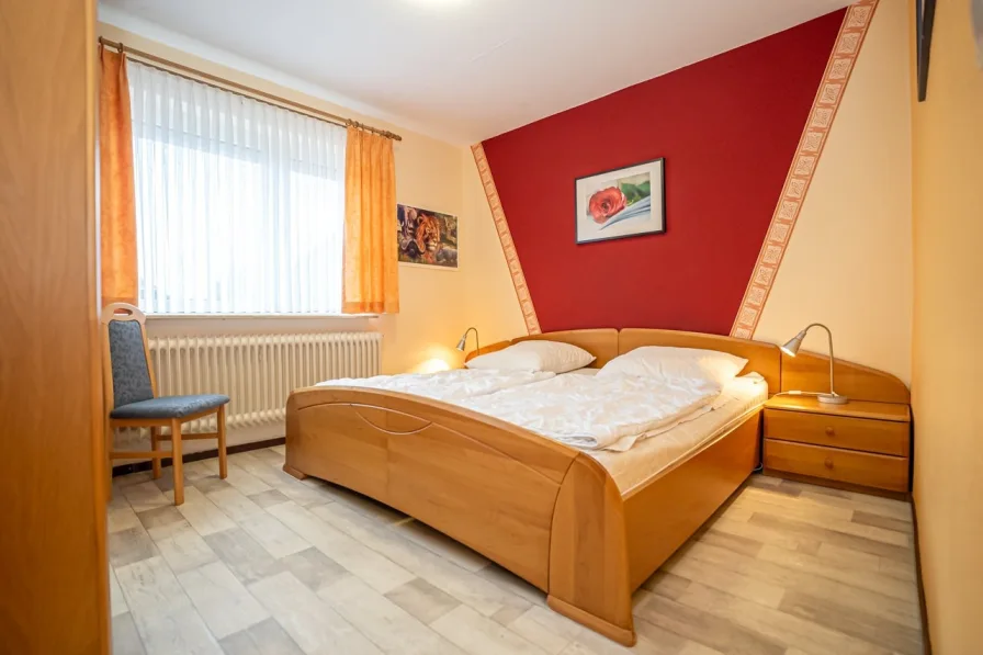 Schlafzimmer 1 (EG)