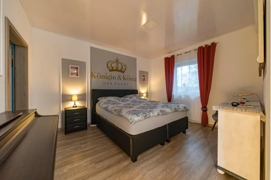 Schlafzimmer Eltern OG