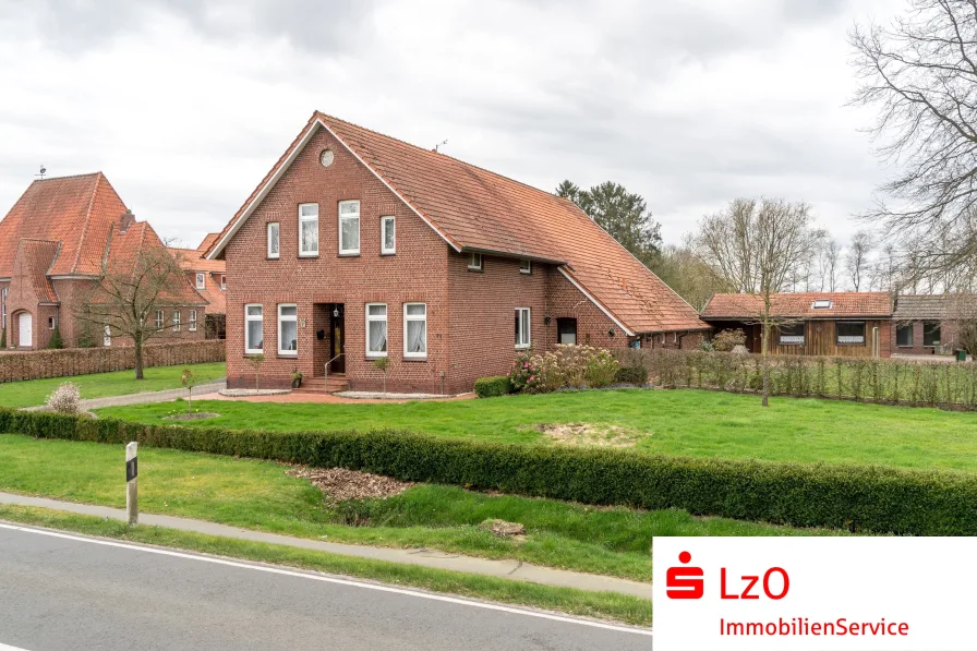 Außenansicht - Haus kaufen in Westerstede - Resthof mit viel Nutzfläche in Ihausen
