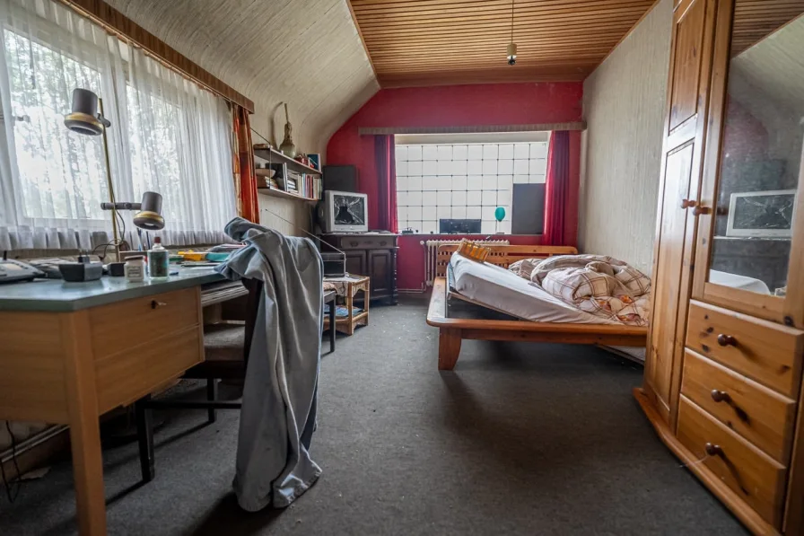 Schlafzimmer 1