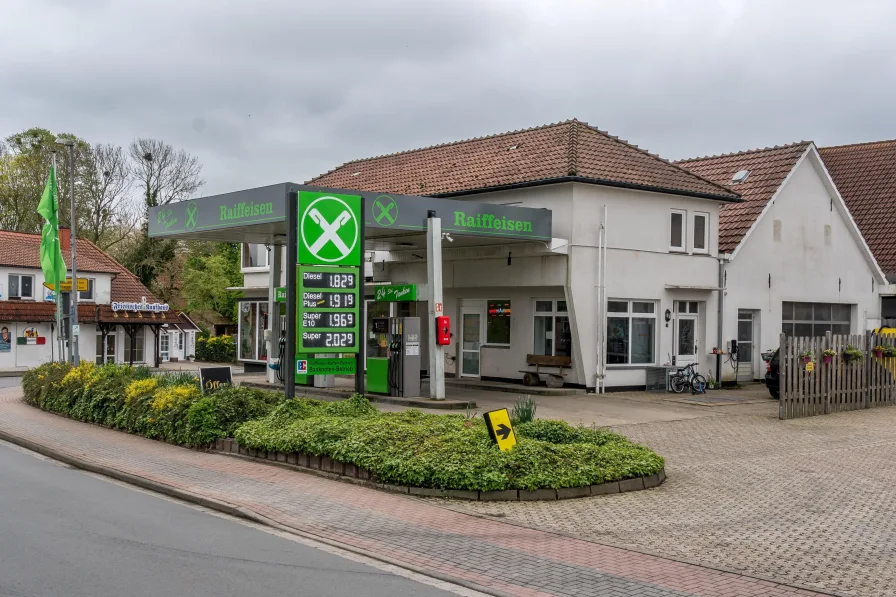 Tankstelle - Sonstige Immobilie kaufen in Butjadingen -  Tankstelle mit Werkstatt und Wohnung PROVISIONSFREI zu erwerben