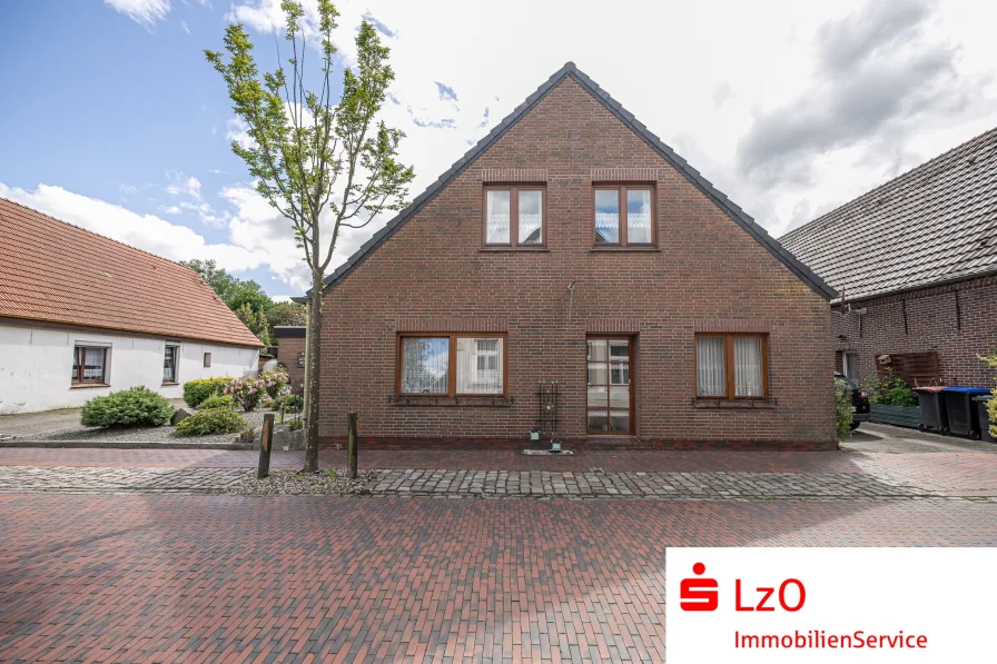 Außenansicht - Haus kaufen in Sande - Großzügiges Wohnhaus in historischer Kernlage