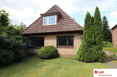 Vorderansicht - Haus kaufen in Oldenburg - Wohnen in beliebter, grüner Lage!