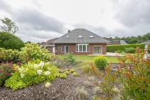 Gartenanlage mit Blick auf Terrasse