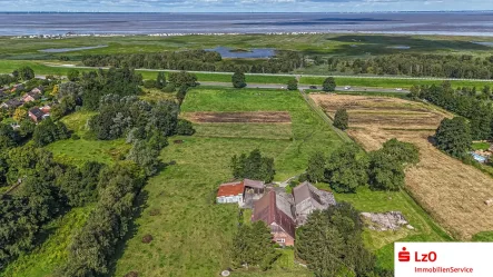 Luftaufnahme - Haus kaufen in Jade - Resthof in direkter Nähe zum Jadebusen