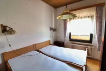 Schlafzimmer (EG)