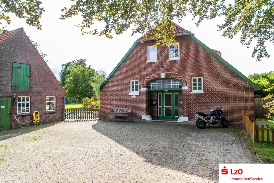 Außenansicht  - Haus kaufen in Bad Zwischenahn - Mehrgenerationenhaus nahe Kurortzentrum!