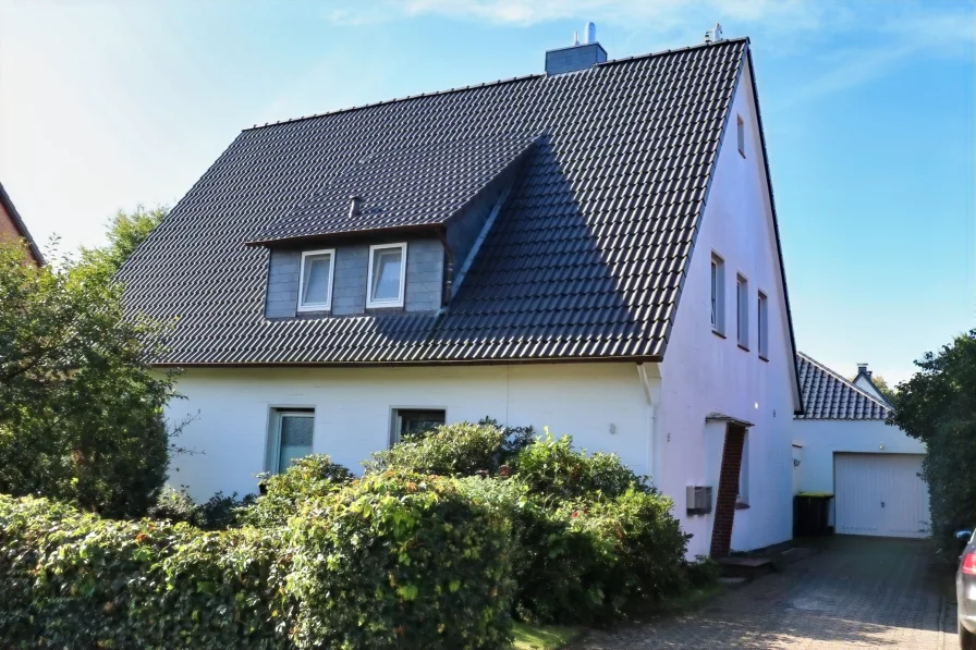 Zweifamilienhaus in bevorzugter Lage