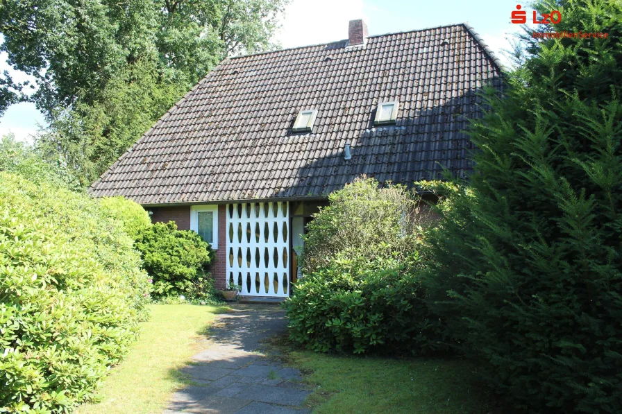 Außenansicht - Haus kaufen in Oldenburg - ruhiggelegenes, familienfreundliches Haus mit Gestaltungspotential