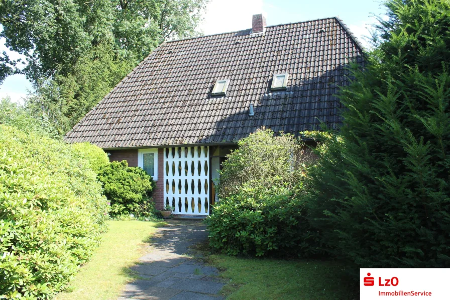 Außenansicht - Haus kaufen in Oldenburg - ruhiggelegenes, familienfreundliches Haus mit Gestaltungspotential