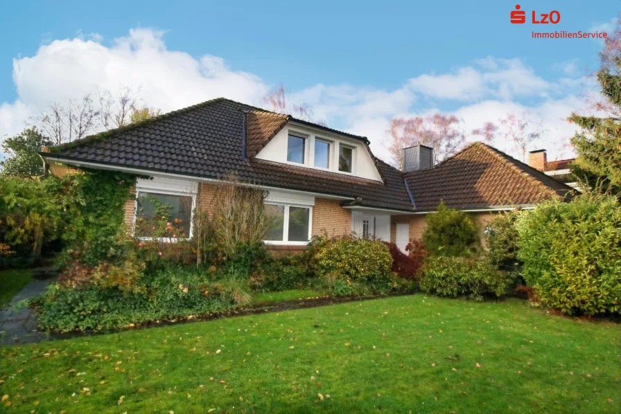 Außenansicht - Haus kaufen in Wiefelstede - Repräsentative Wohnhaus in Wiefelstede