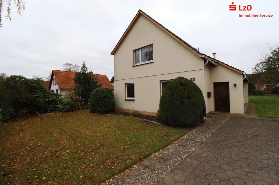 Vorderansicht - Haus kaufen in Oldenburg - Großes Haus mit vielen Möglichkeiten