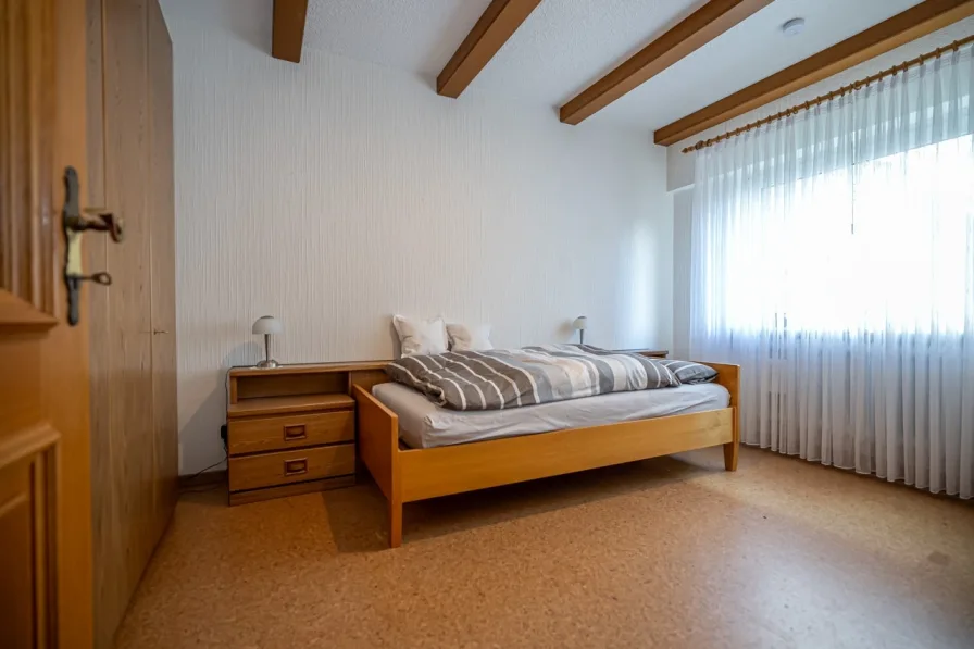 Schlafzimmer 2 (EG)