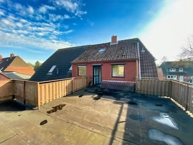 Die große Dachterrasse ist bereit für den Sommer