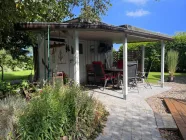 Gartenhaus+überdachte Terrasse