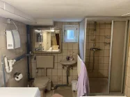 Duschbad und Waschraum Keller