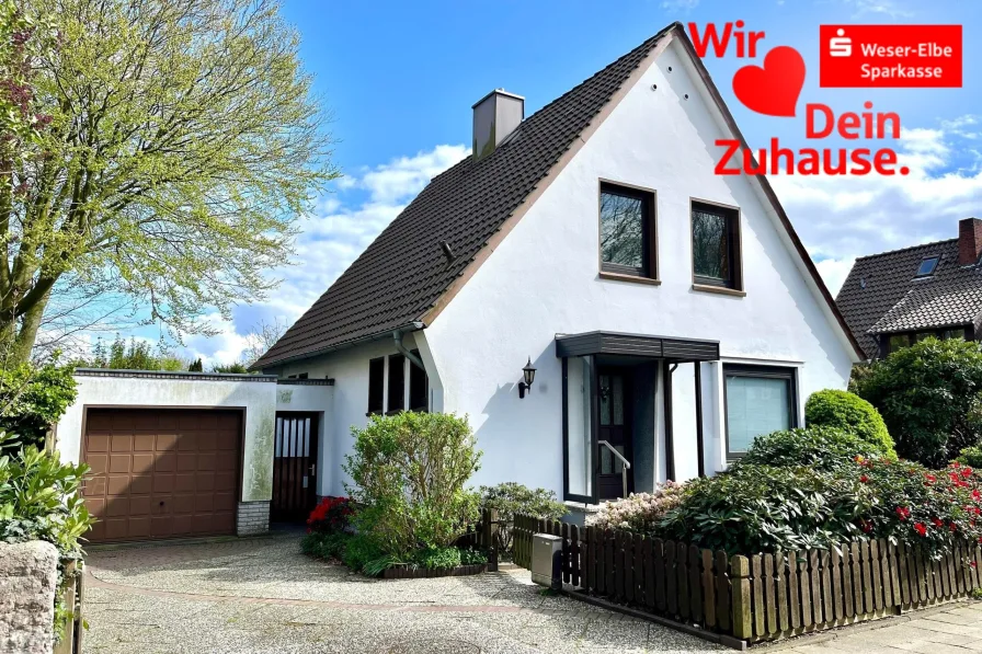 Hausansicht - Haus kaufen in Bremerhaven - Auf der Grundlage kann etwas schönes entstehen!