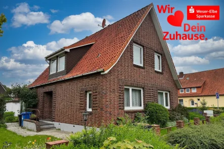 Straßenansicht - Haus kaufen in Neuhaus - Viel Potenzial in schöner Wohnlage