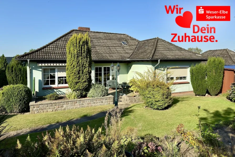 Rückansicht - Haus kaufen in Hemmoor - Bungalow mit traumhaftem Garten