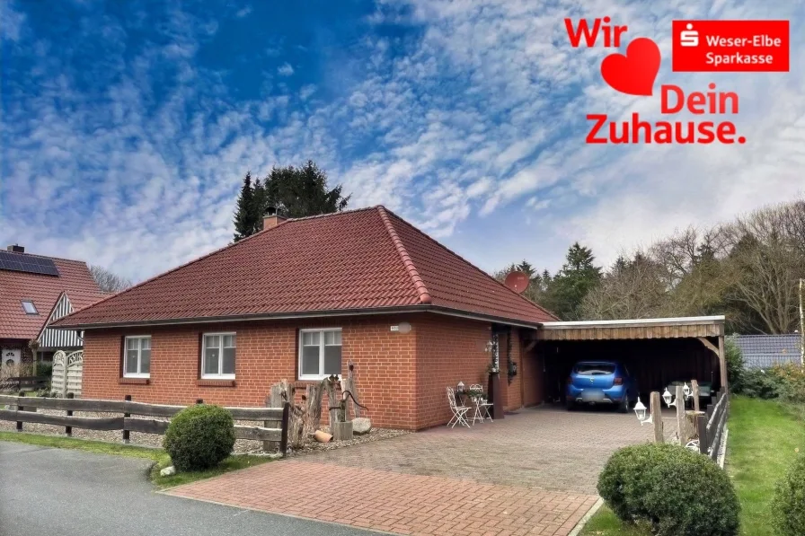 Straßenansicht - Haus kaufen in Hemmoor - Ebenerdiges Wohnen - Bungalow in ruhiger Lage